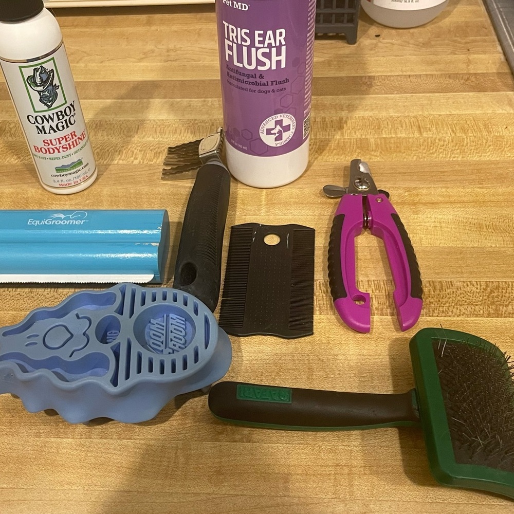 Dog/Cat/Pet Grooming Supplies- Kong Brush, Vets Best Tooth Paste, Cowboy Magic